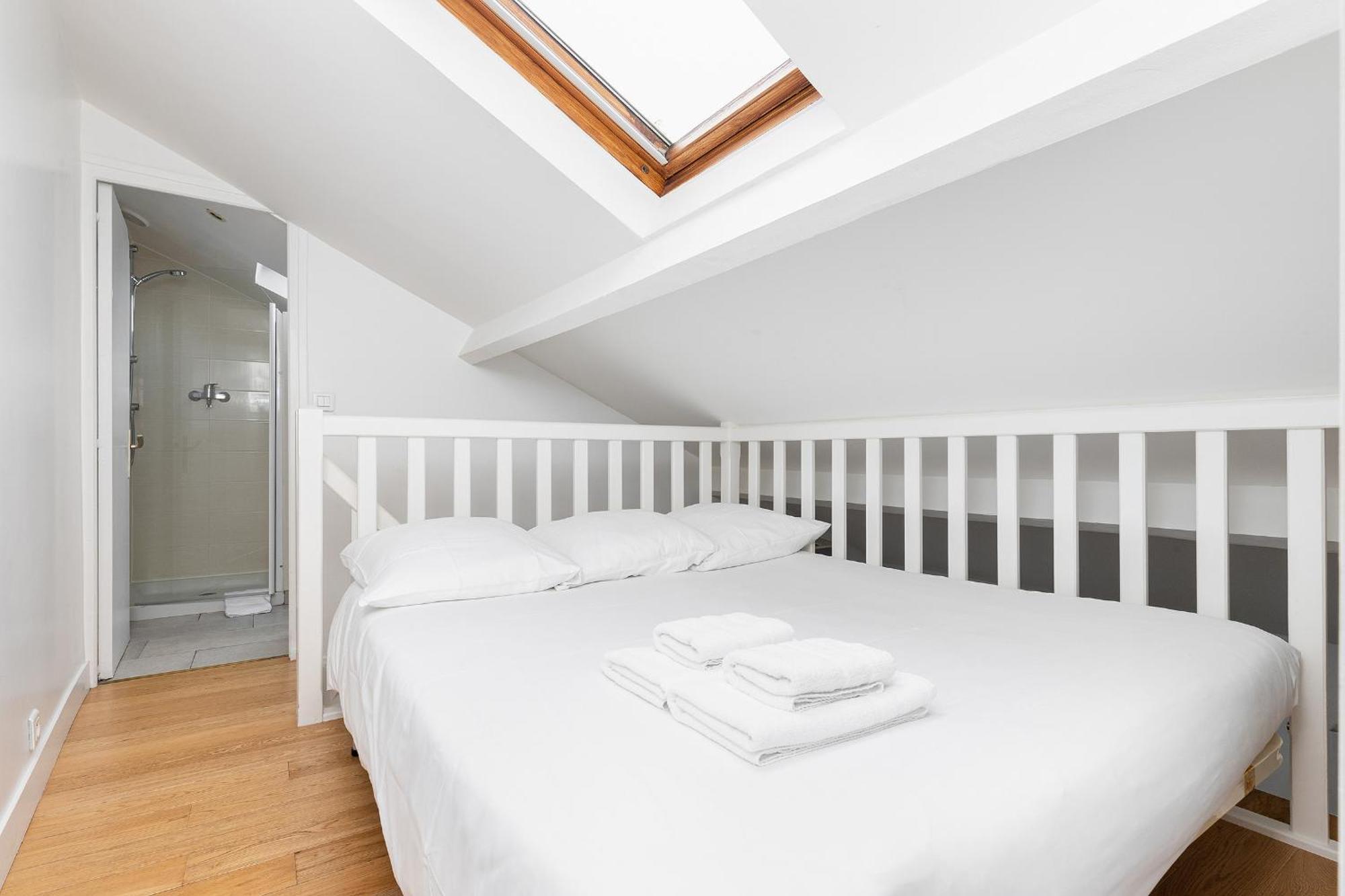 Apartment Vertus Paris